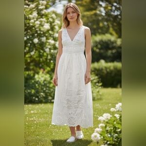 (134)Women's White Eyelet V-Neck Maxi Dress